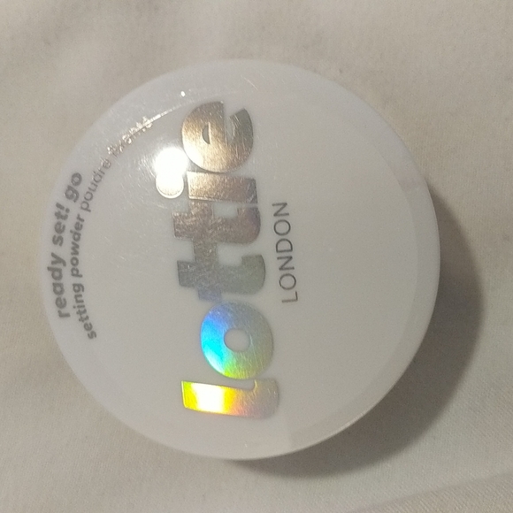 NWT Setting Powder - Picture 1 of 2